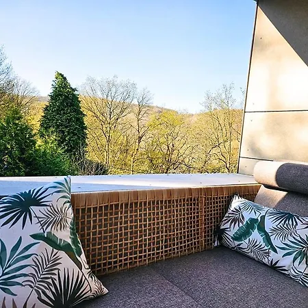 Villa Modern Spacious Forest